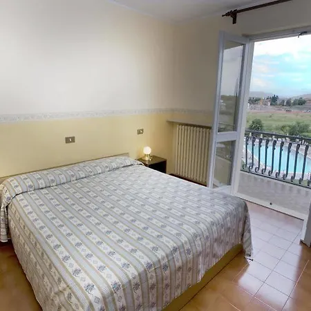 ホテル Bagner シルミオーネ